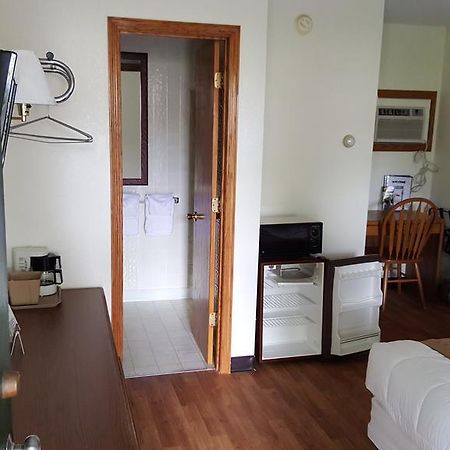 Budget Host Inn Detroit Lakes Extérieur photo