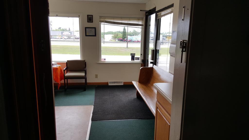 Budget Host Inn Detroit Lakes Extérieur photo