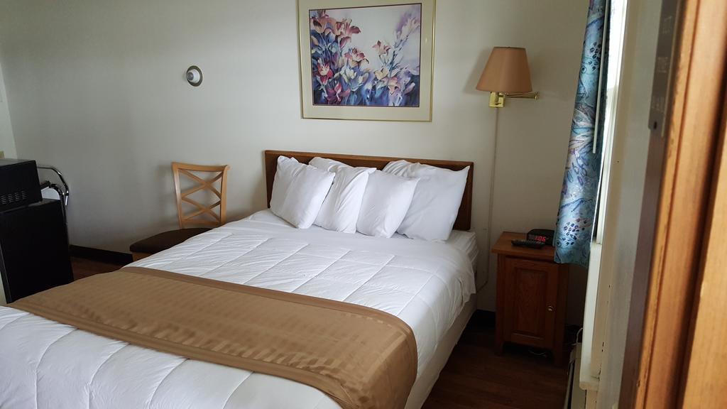 Budget Host Inn Detroit Lakes Extérieur photo