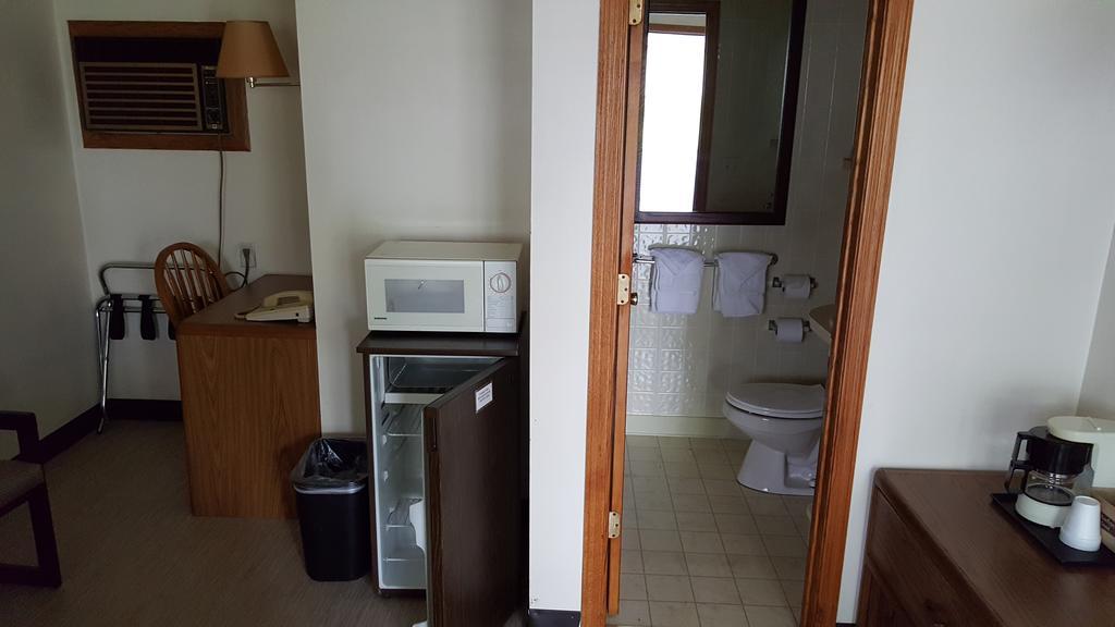 Budget Host Inn Detroit Lakes Extérieur photo
