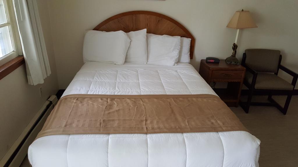 Budget Host Inn Detroit Lakes Extérieur photo