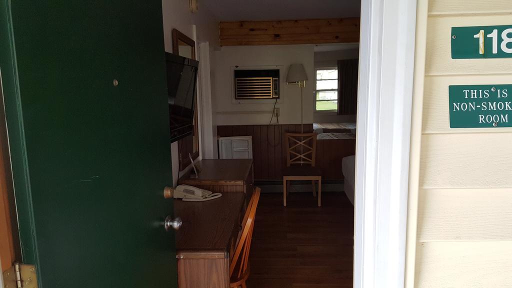 Budget Host Inn Detroit Lakes Extérieur photo
