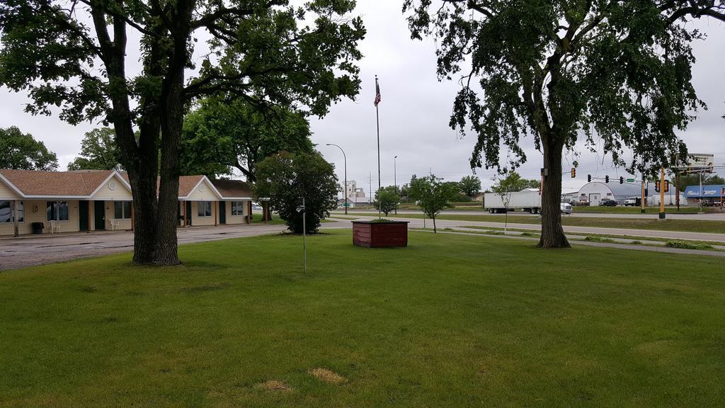 Budget Host Inn Detroit Lakes Extérieur photo