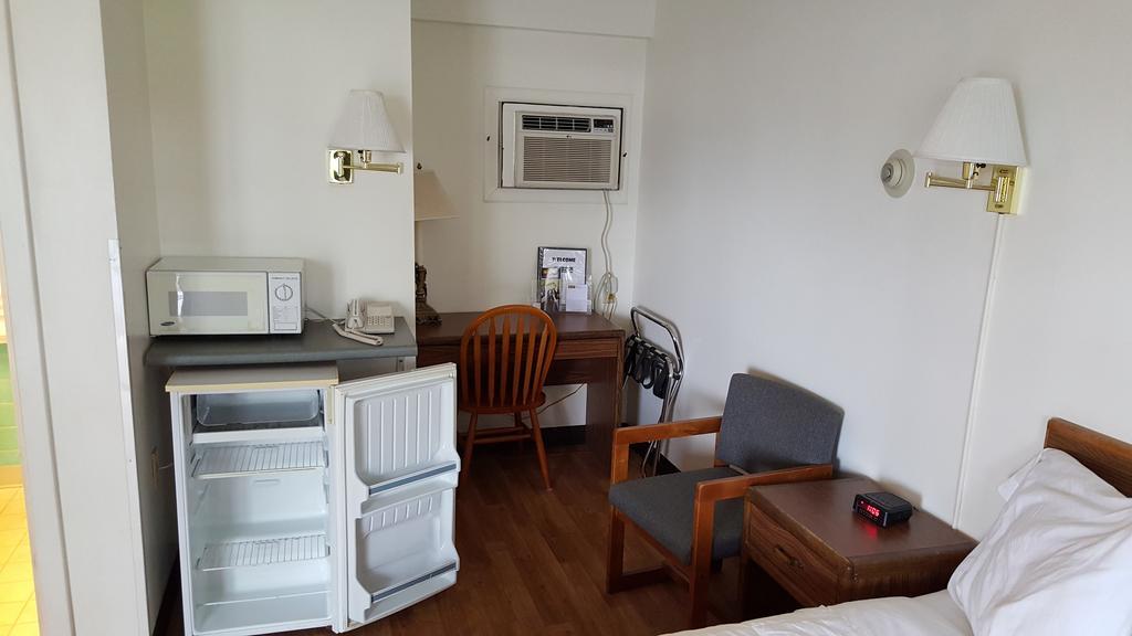 Budget Host Inn Detroit Lakes Extérieur photo