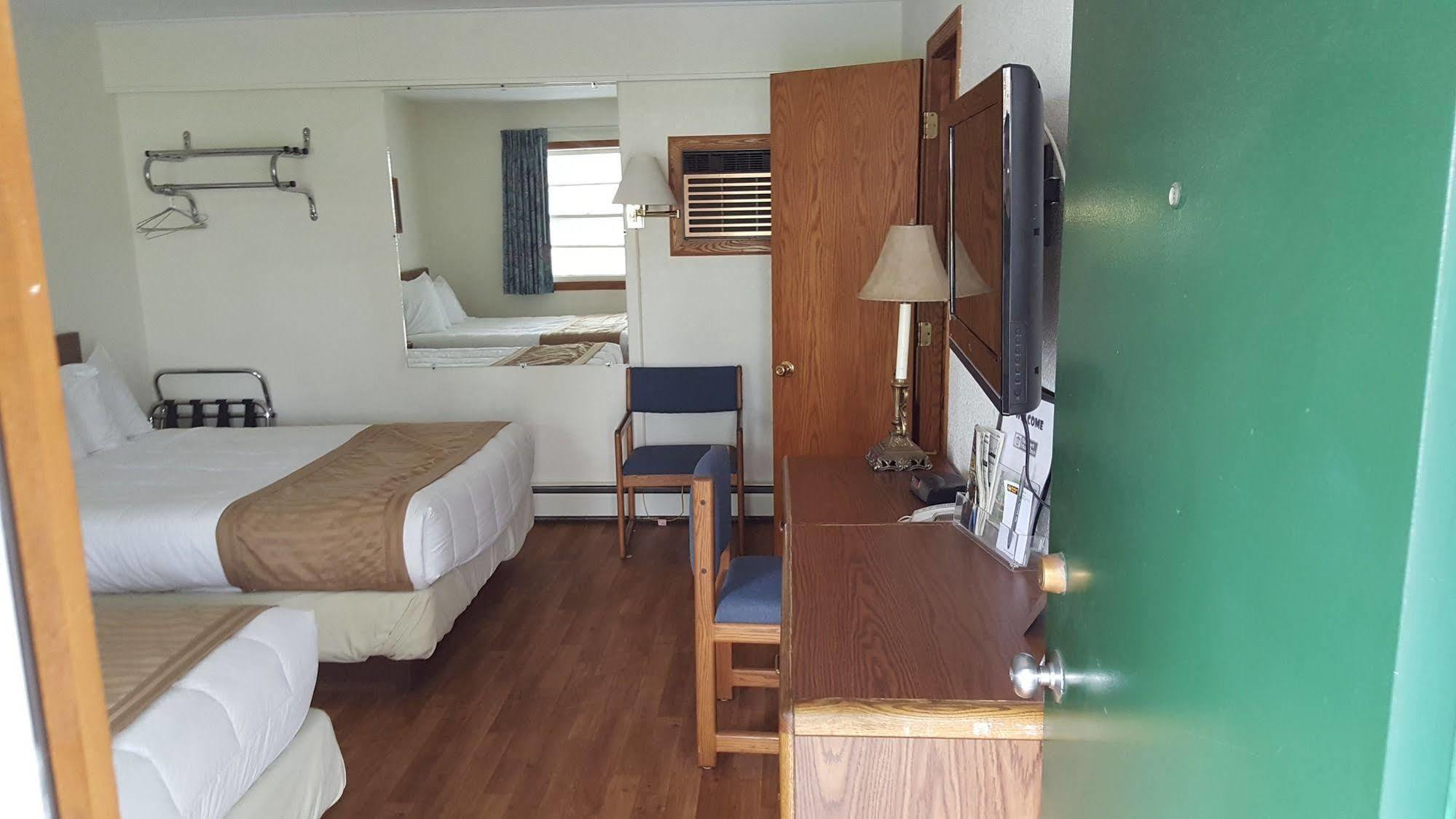 Budget Host Inn Detroit Lakes Extérieur photo