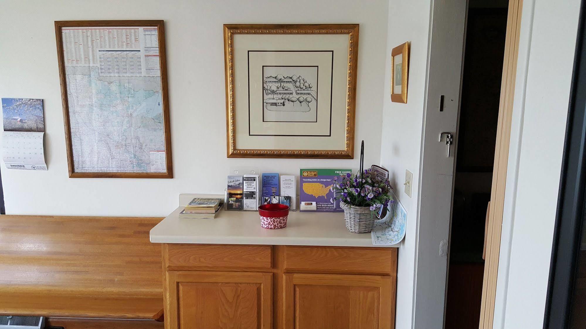Budget Host Inn Detroit Lakes Extérieur photo