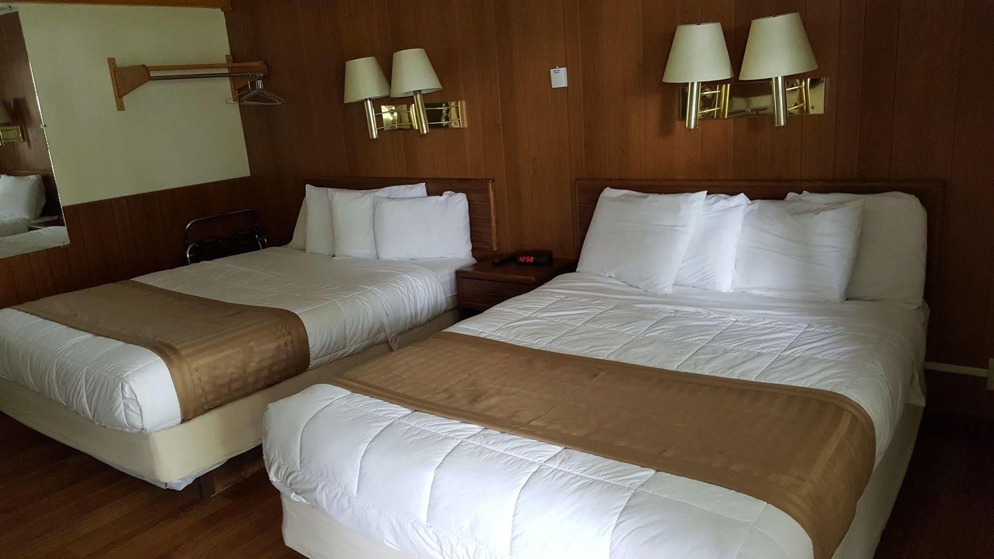 Budget Host Inn Detroit Lakes Extérieur photo