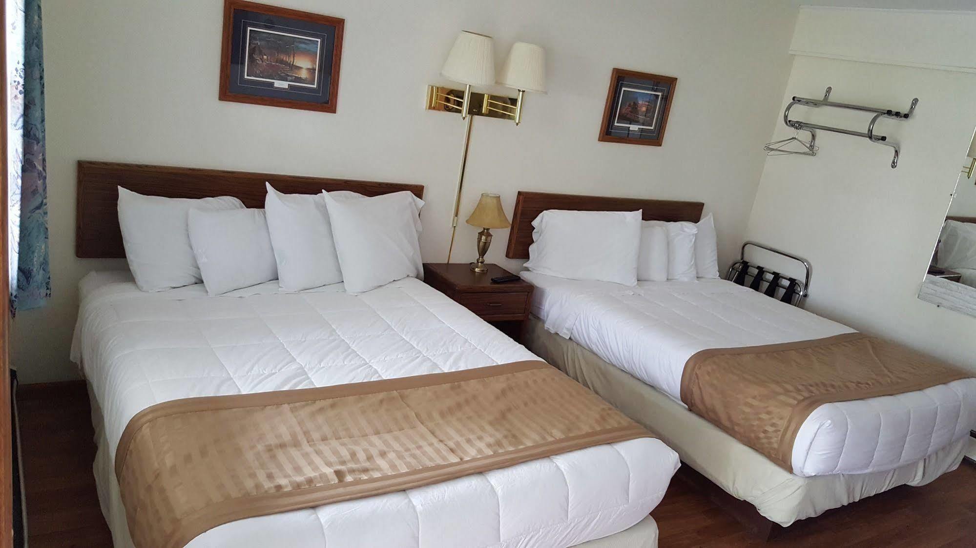 Budget Host Inn Detroit Lakes Extérieur photo