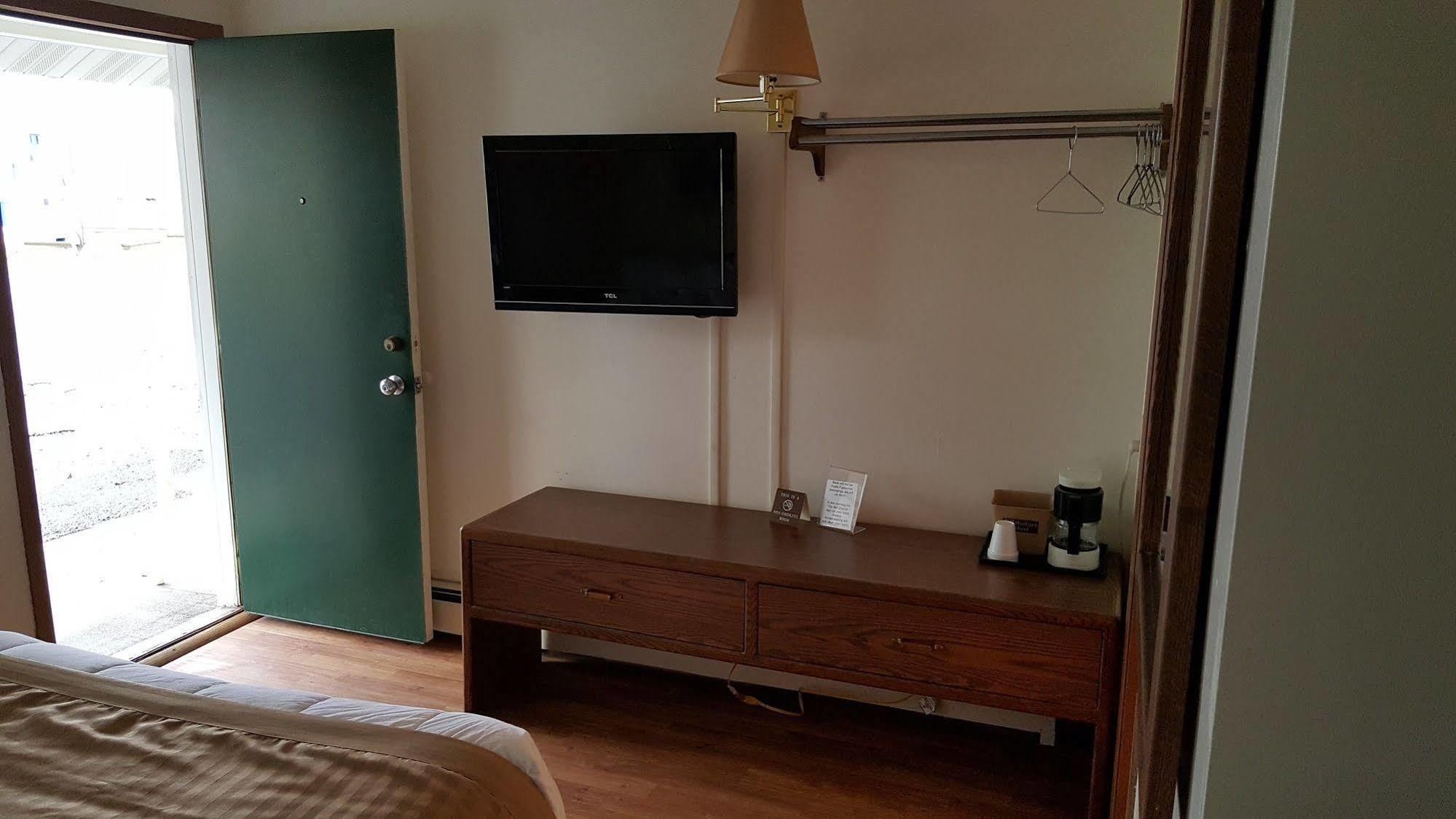 Budget Host Inn Detroit Lakes Extérieur photo