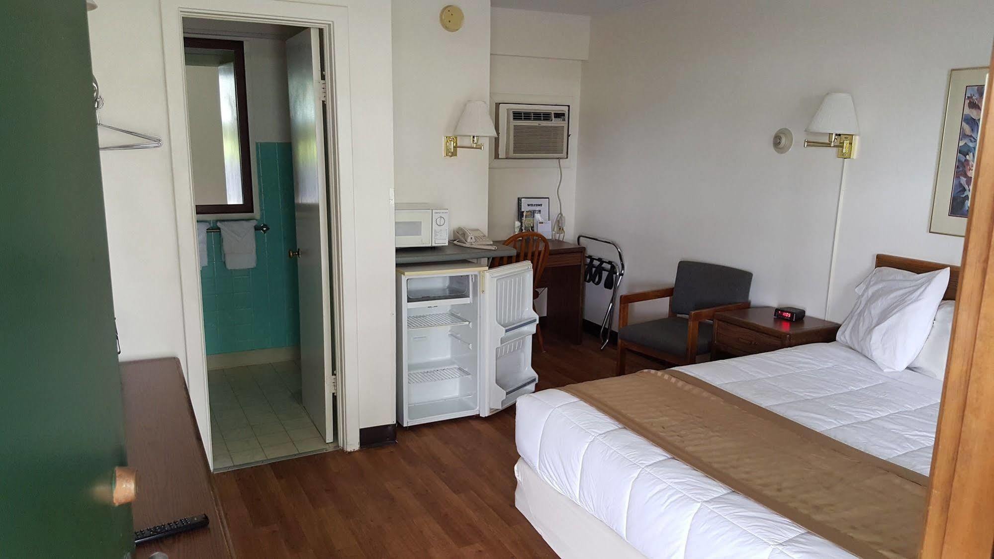 Budget Host Inn Detroit Lakes Extérieur photo