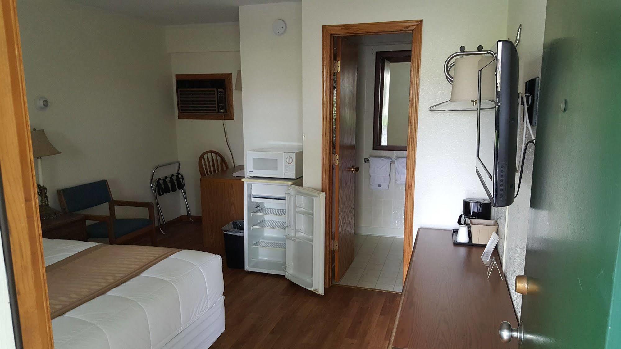 Budget Host Inn Detroit Lakes Extérieur photo